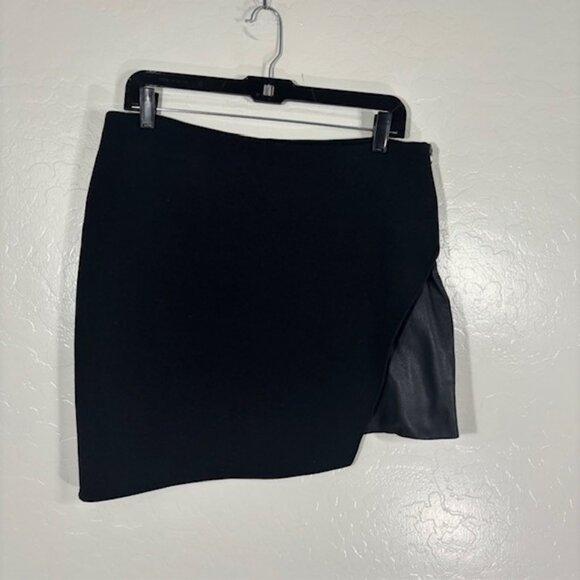 Helmut Lang Skirt Womens 8 Black Asymmetrical Wool Blend Leather Trim Made USA - Picture 1 of 8